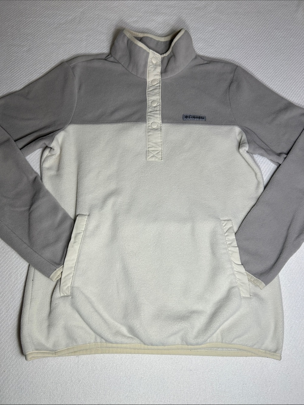 Columbia  Gray & Cream Turtleneck Fleece Pullover